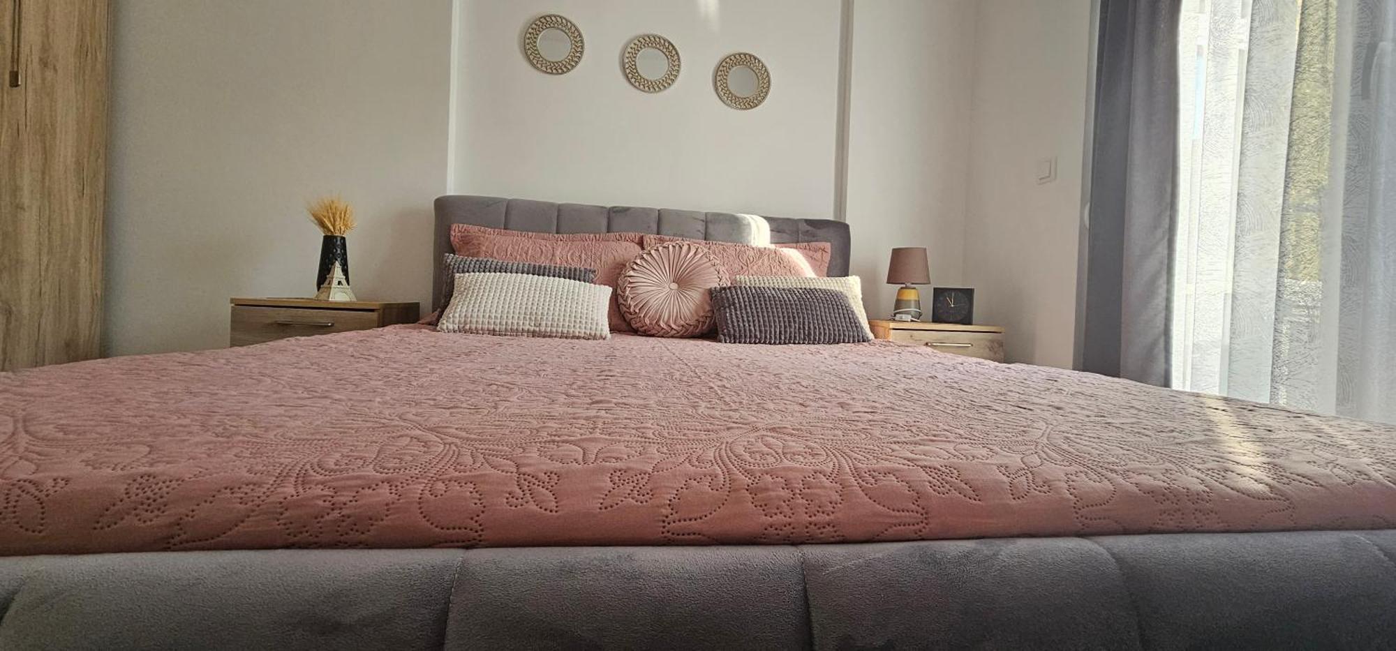 Cozy Apartment - 2 Bedrooms In The Best City Area. 페리자이 외부 사진