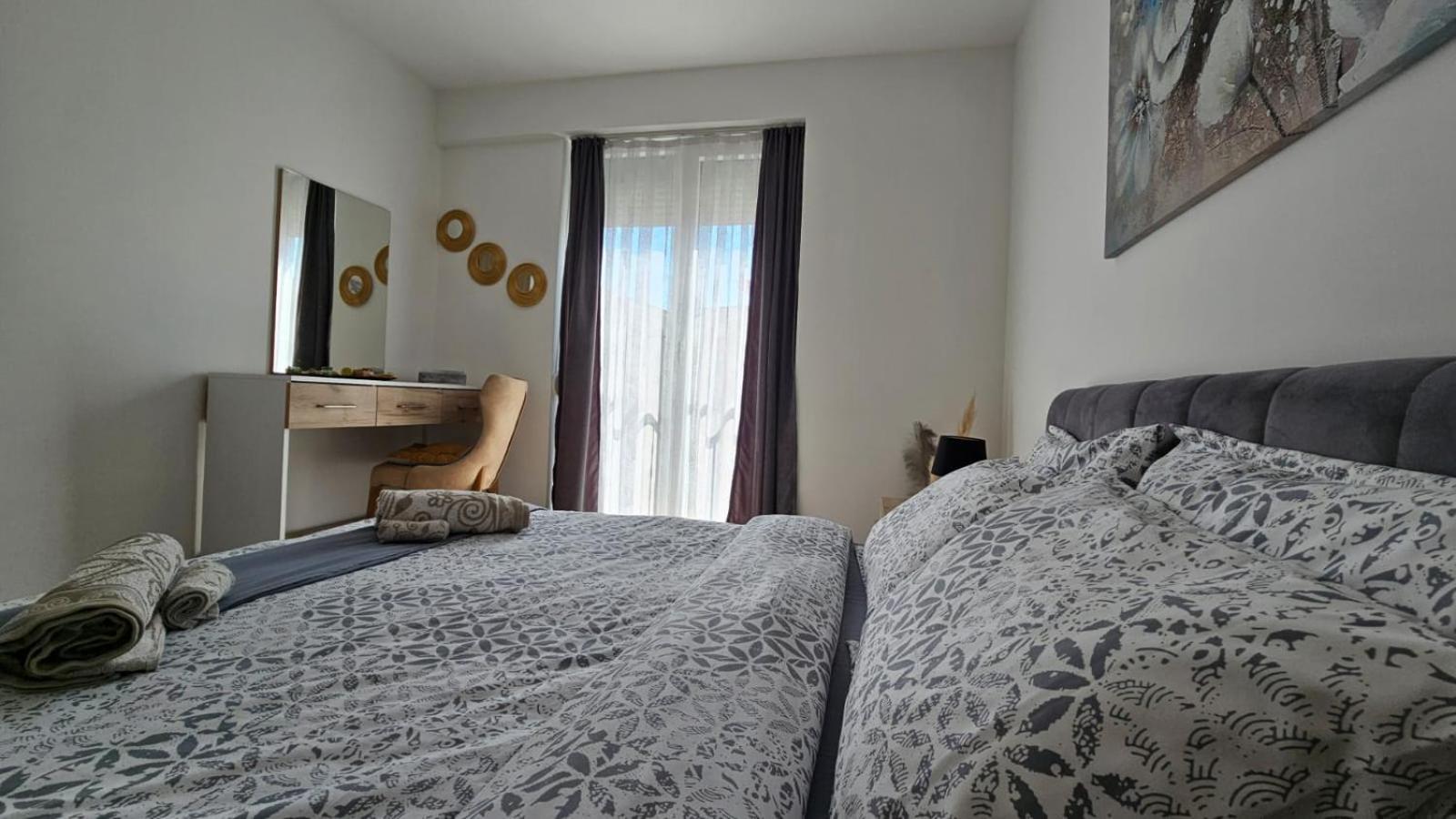 Cozy Apartment - 2 Bedrooms In The Best City Area. 페리자이 외부 사진