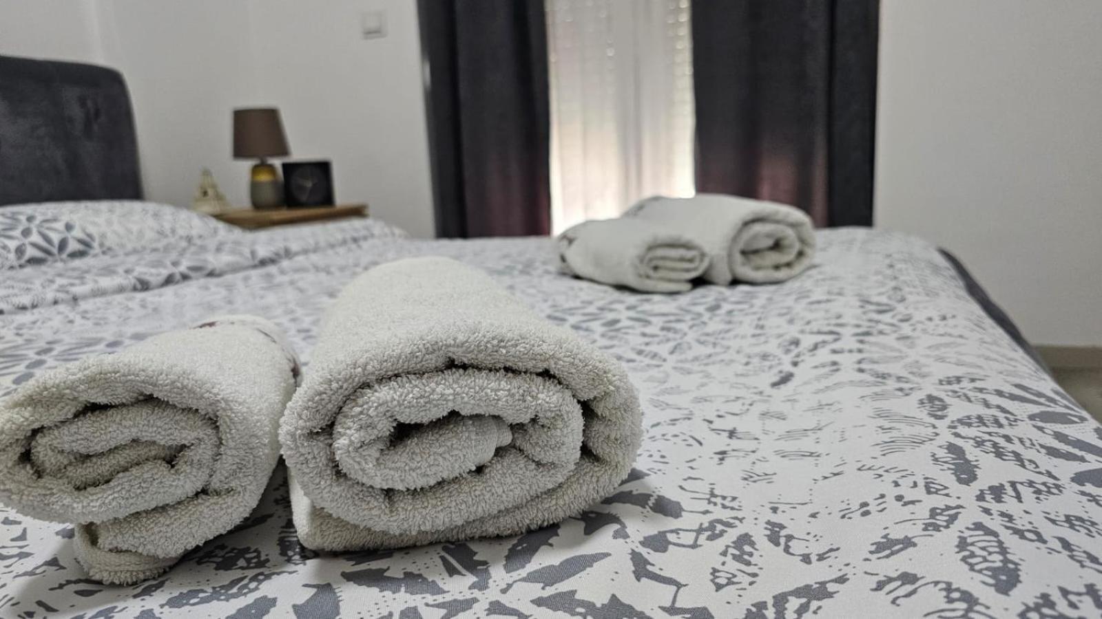 Cozy Apartment - 2 Bedrooms In The Best City Area. 페리자이 외부 사진